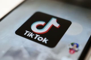 La base d'utilisateurs de TikTok représente plus d'un quart de la population de l'UE (125 millions) et la plupart d'entre eux sont des adolescents. (archives)
